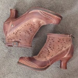 New Neosens ankle booties Sundance Catalog size 37